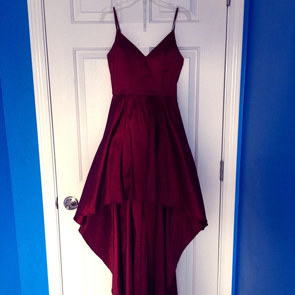 B. Smart High- Low Red Prom Dress